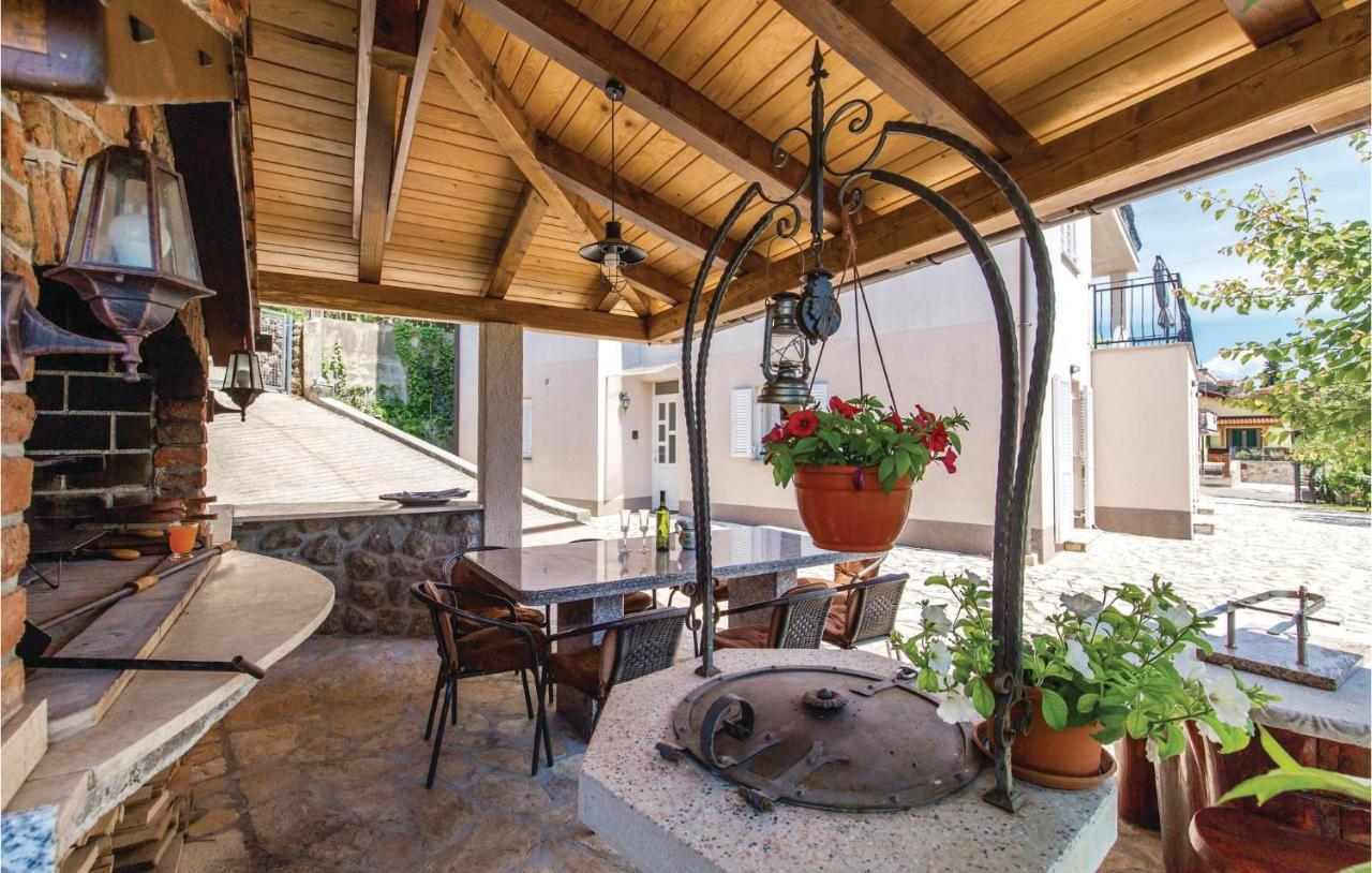 1 Bedroom Cozy Apartment In Ічичі Екстер'єр фото